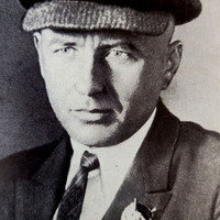 Roberts Apinis pēc Sarkanā Karoga ordeņa saņemšanas Maskavā 1928. gadā